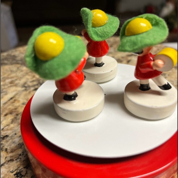 Reuge • Wooden • Red • Music Box • Swiss Movement • Plays Doctor Zhivago • Video - Picture 4 of 10